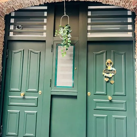 Alex Mary Apartment *